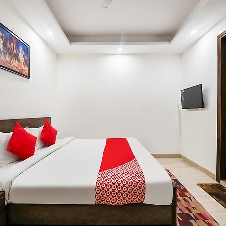Hotel O Premium Rooms Chhatarpur New Delhi Bagian luar foto