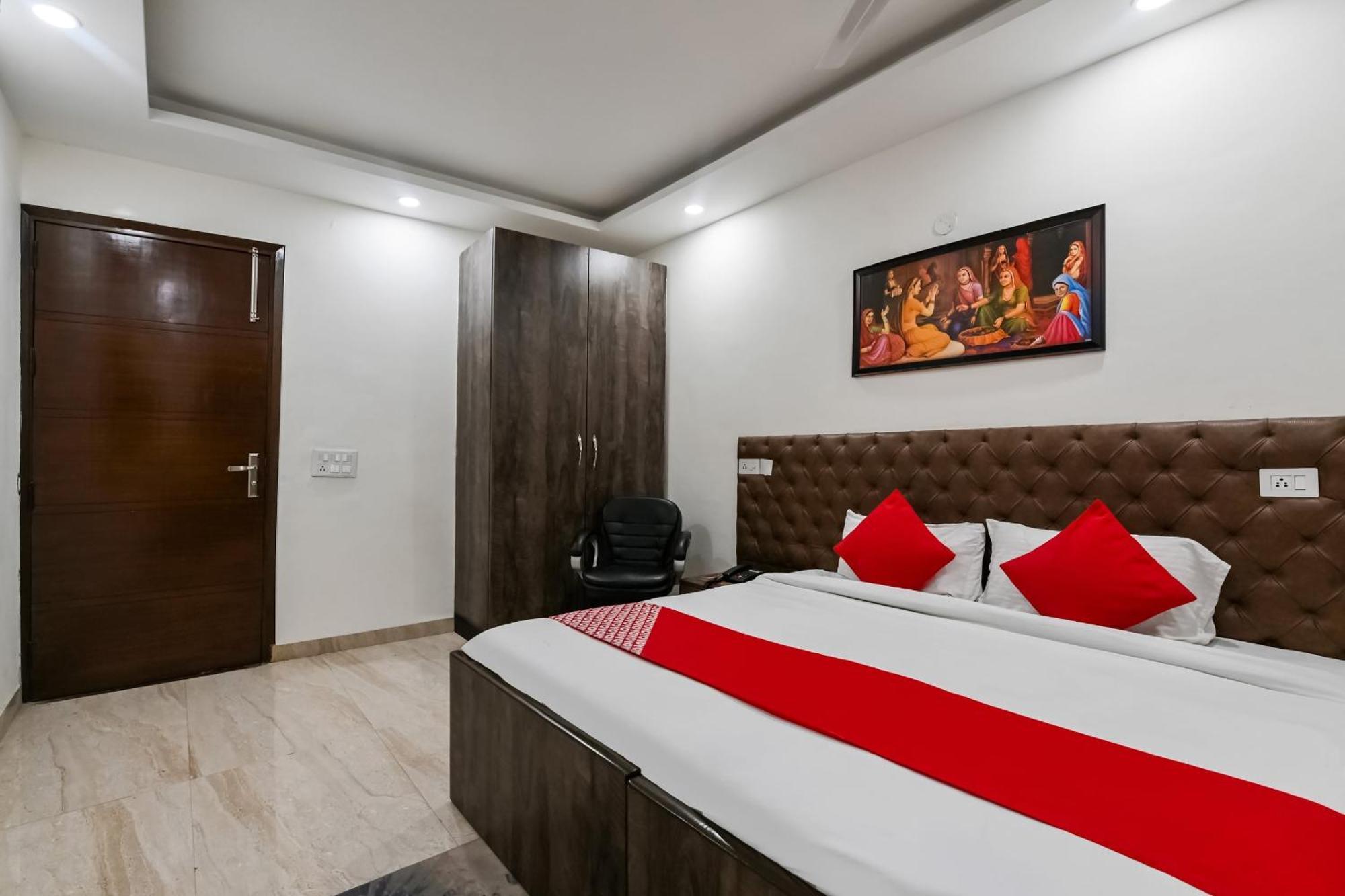 Hotel O Premium Rooms Chhatarpur New Delhi Bagian luar foto