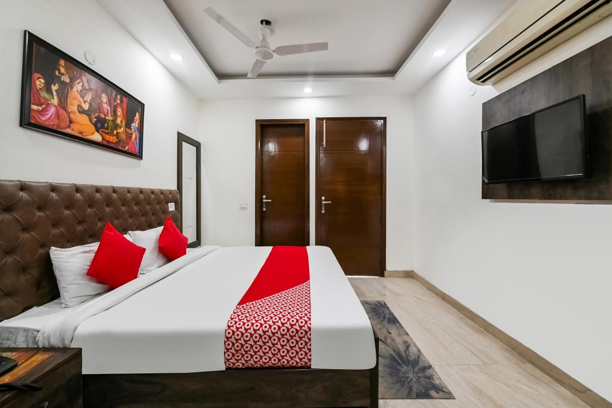 Hotel O Premium Rooms Chhatarpur New Delhi Bagian luar foto
