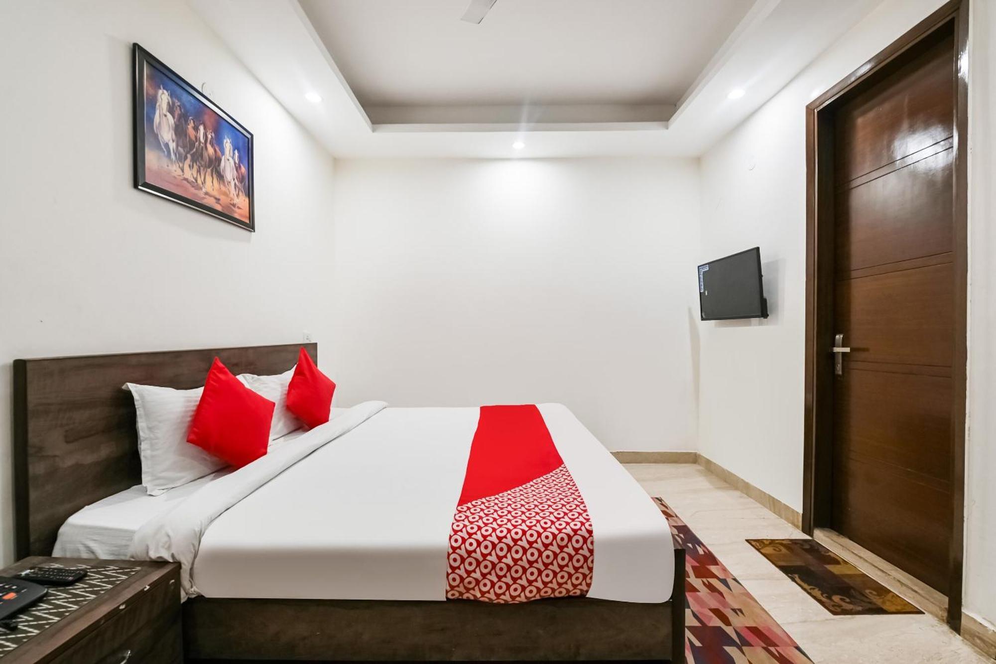 Hotel O Premium Rooms Chhatarpur New Delhi Bagian luar foto