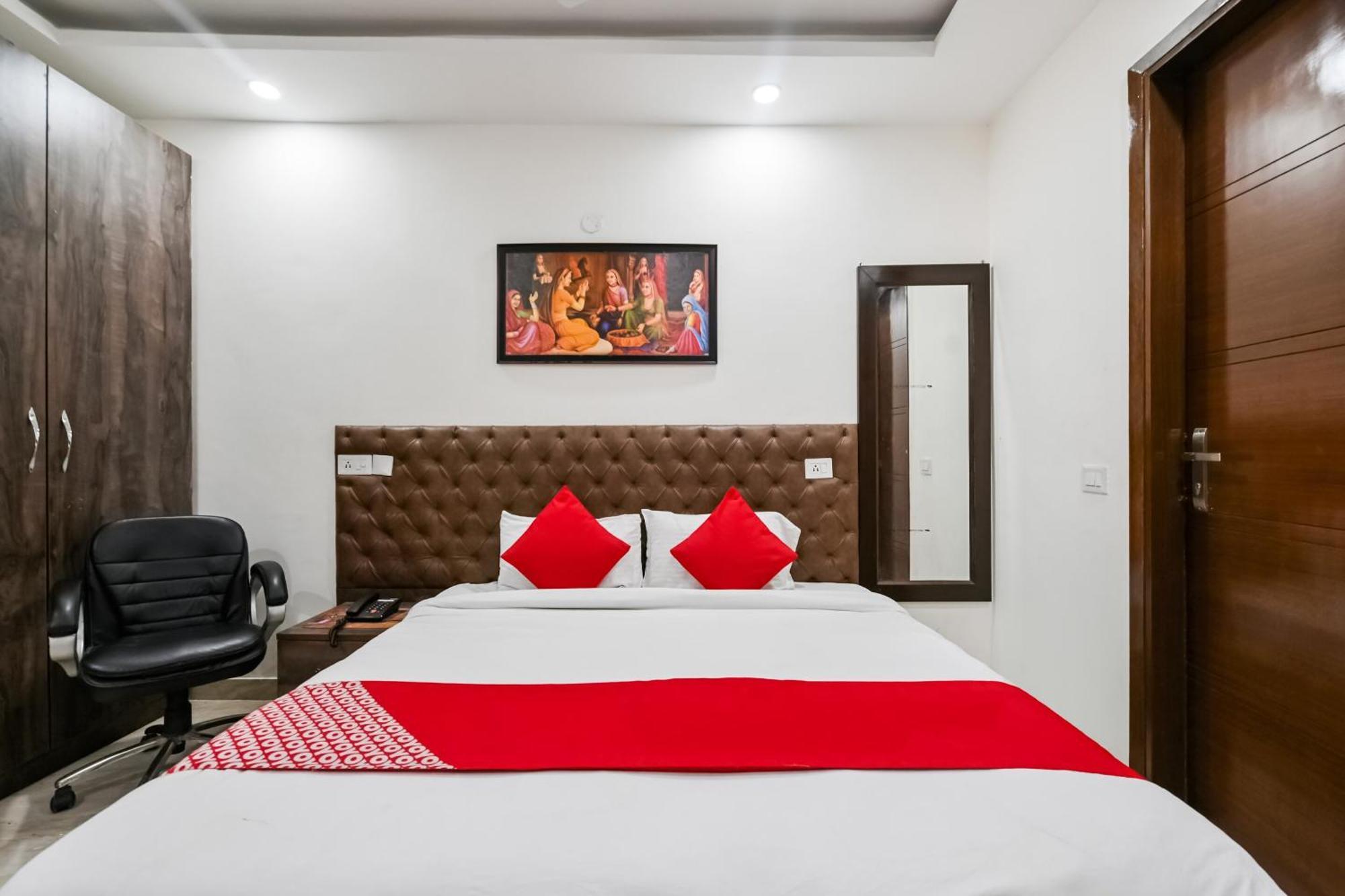 Hotel O Premium Rooms Chhatarpur New Delhi Bagian luar foto